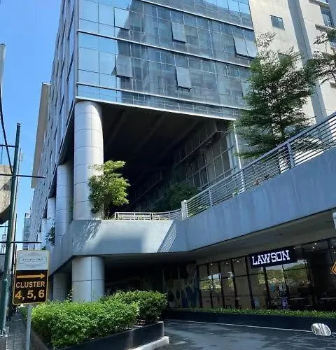 Aparthotel Casa Haraya Urban - Walking Distance To Naia Terminal 3 Newport With 500mbps Wifi And Free Netflix Access Manila